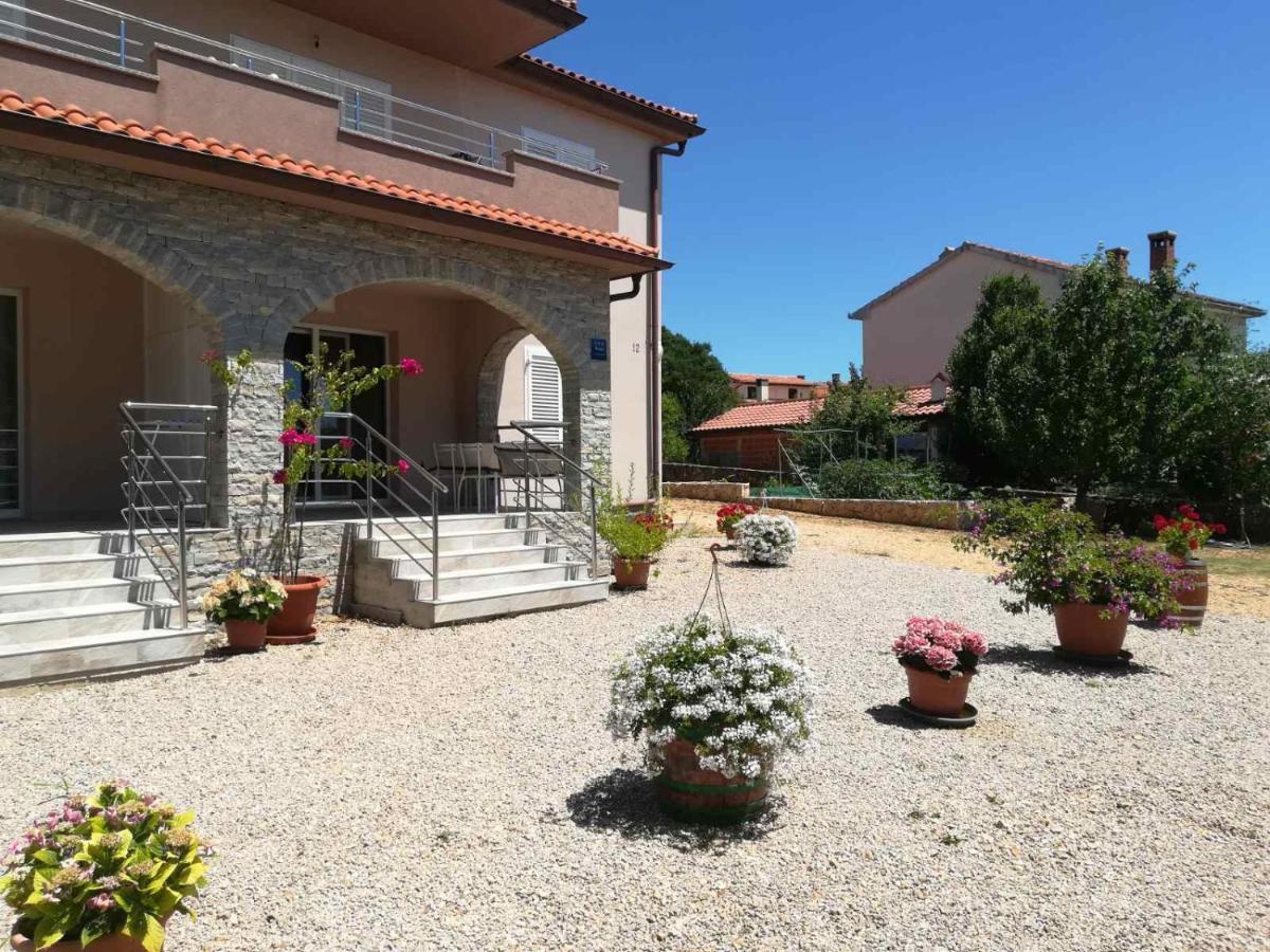 Apartment Stela Pinezici (Krk)