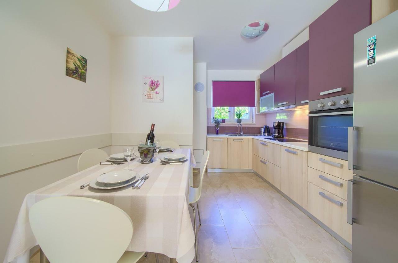 Stela Apartment