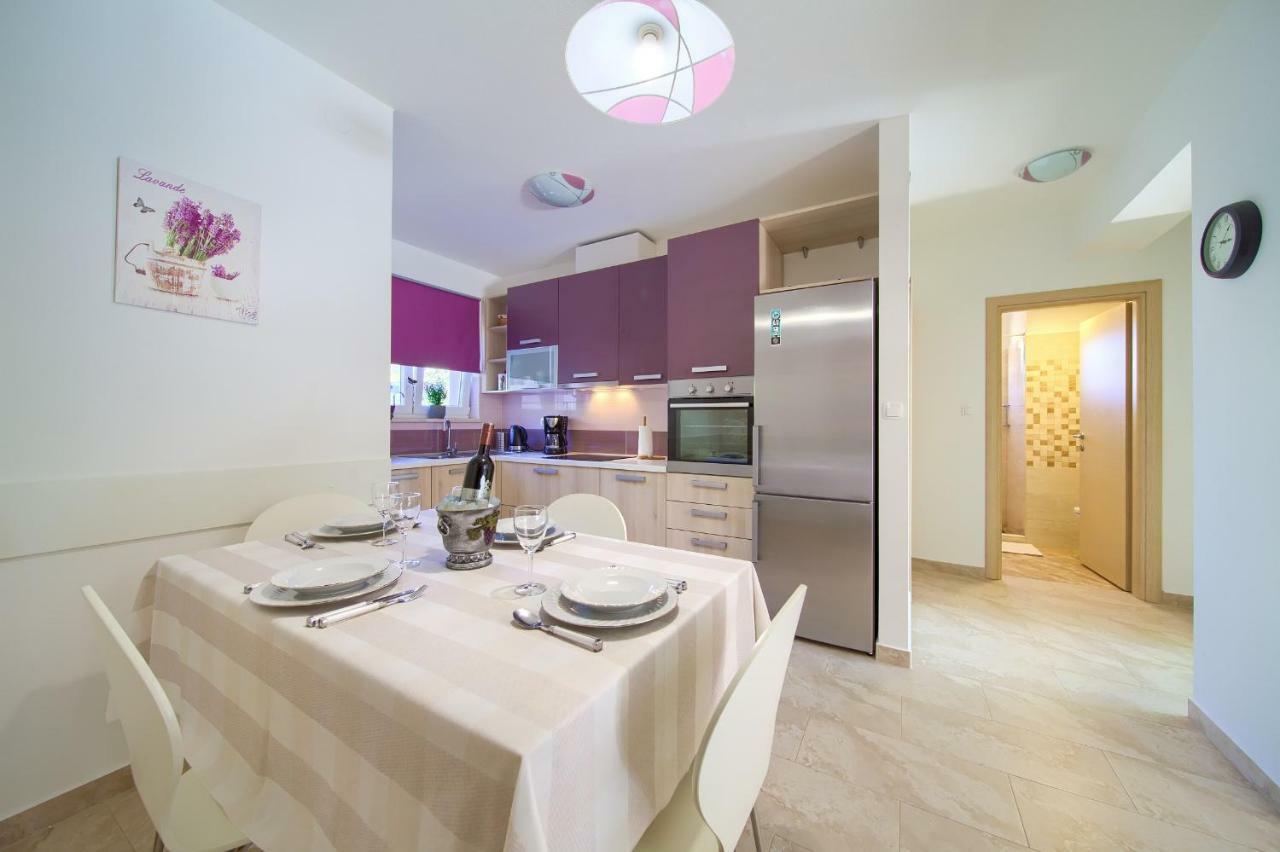 Apartment Stela