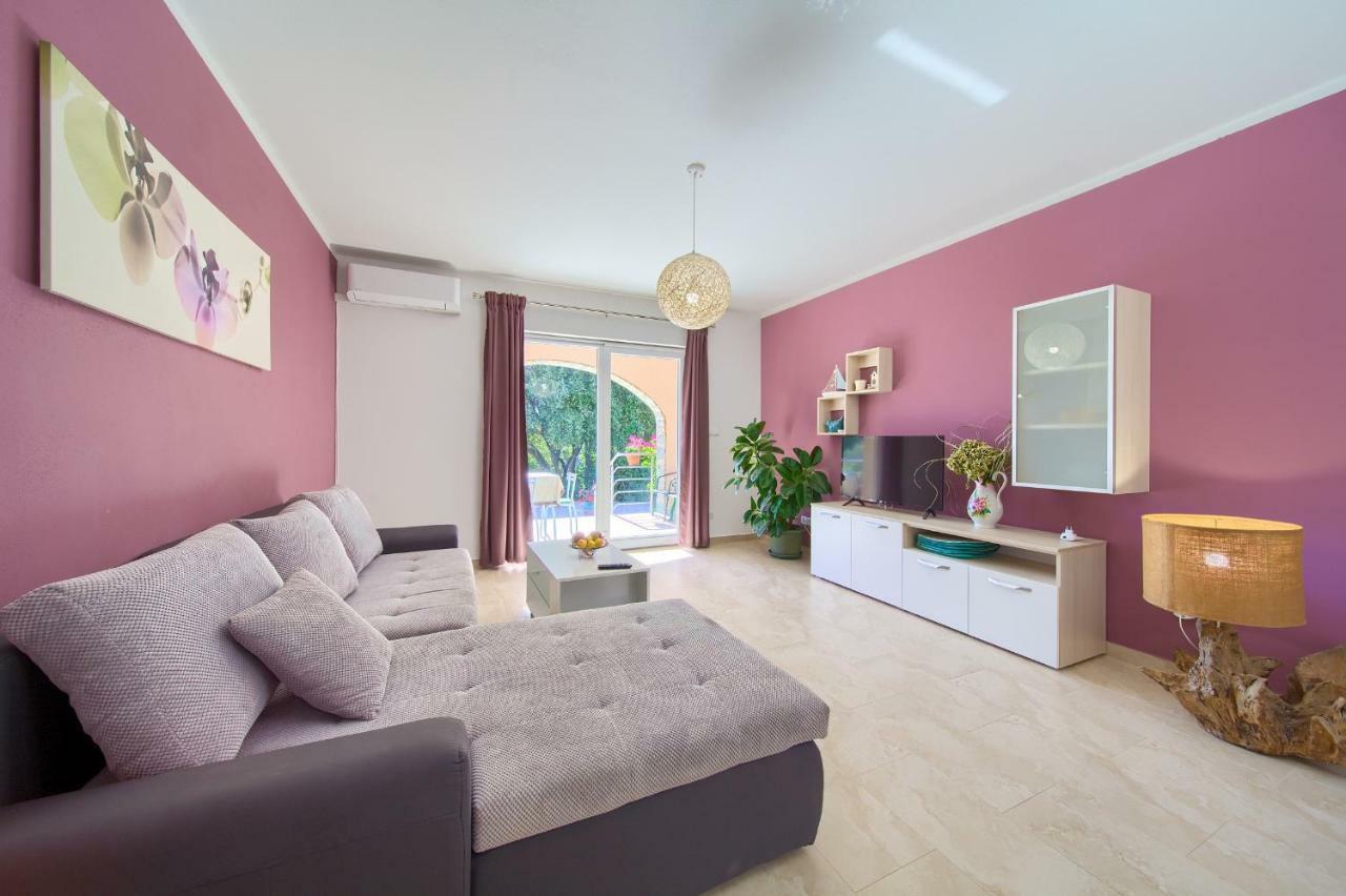 Apartment Stela