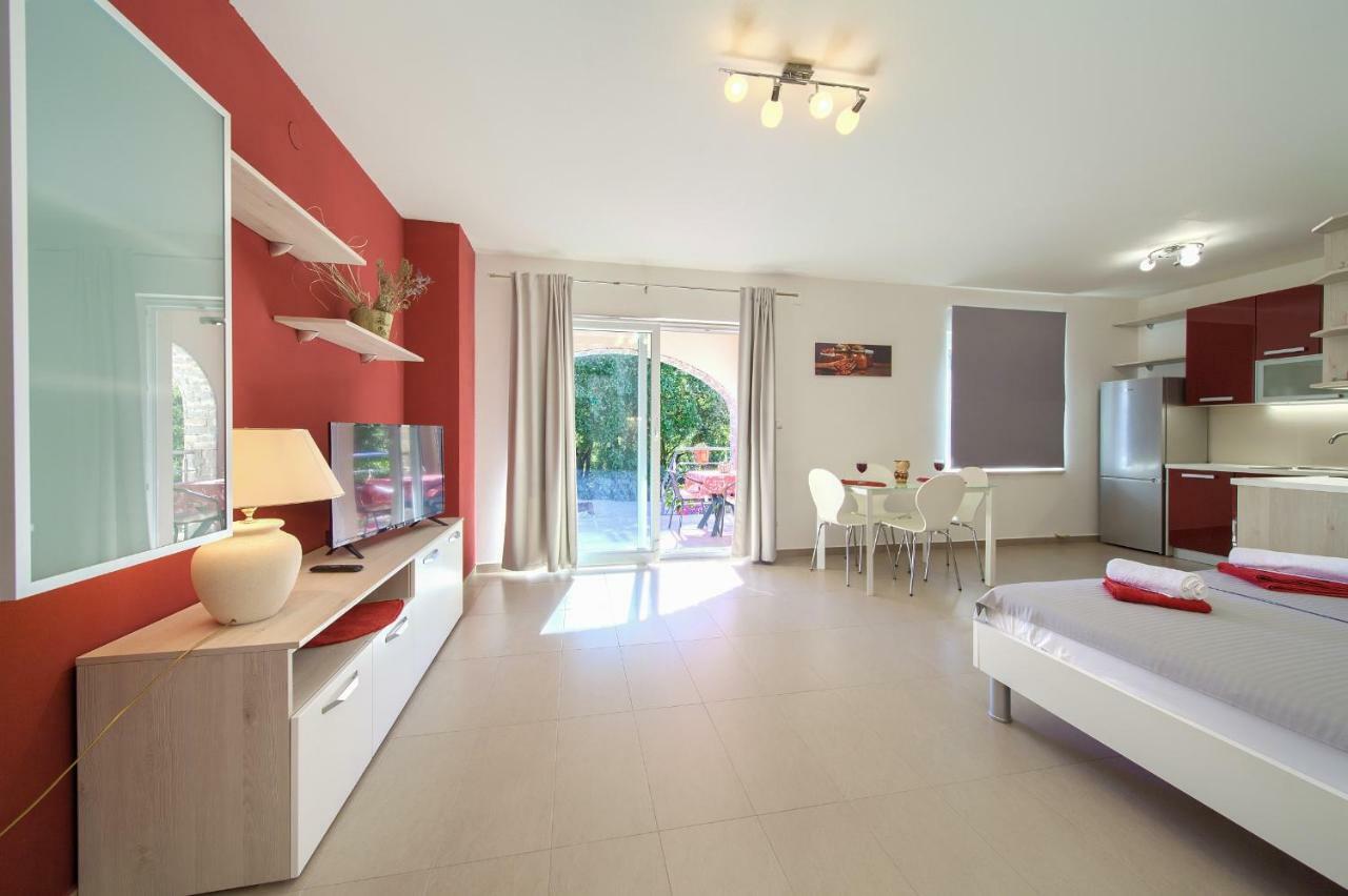 Stela Apartment *